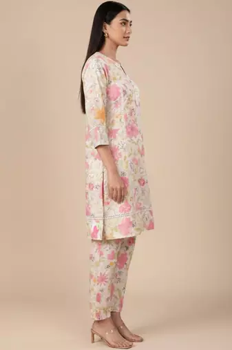 Off White Floral Printed Panelled Pure Cotton Straight Kurta With Trouser