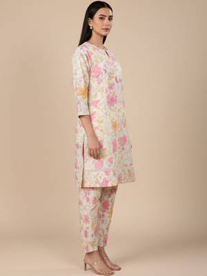 Off White Floral Printed Panelled Pure Cotton Straight Kurta With Trouser 6