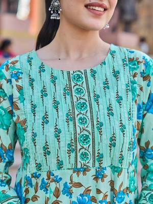 sea green anarkali pintuck detailing kurta trouser dupatta set 4