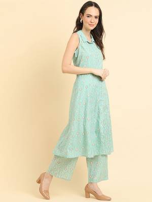 Ethnic Motifs Printed Panelled Kurta with Trousers 3