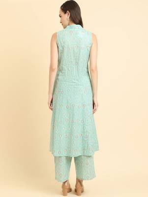 Ethnic Motifs Printed Panelled Kurta with Trousers 4