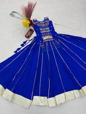 Blue Color lampi bordar & ribbon work Cotton Navratri Lahenga Choli 5