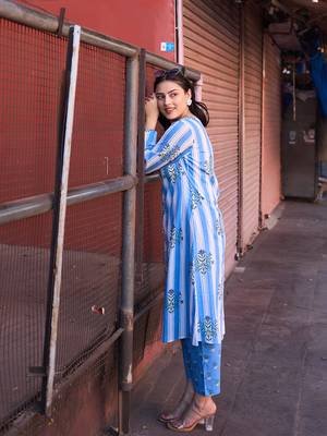 Yufta blue floral print a-line design this kurta trouser set 2