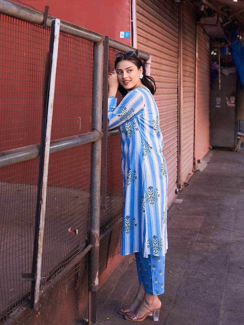 Yufta blue floral print a-line design this kurta trouser set