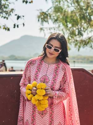 pink zig zag floral print a-line design this kurta trouser dupatta set 4