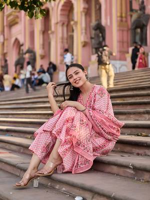 pink zig zag floral print a-line design kurta trouser dupatta set 5