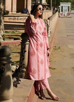 pink zig zag floral print a-line design this kurta trouser dupatta set 5