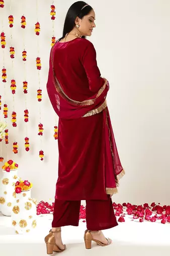 Women Ethnic Motifs Yoke Design Zari Work Velvet Kurta & Trousers With Dupatta