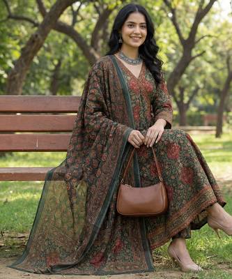 green floral print a-line angrakha kurta trouser dupatta set 5