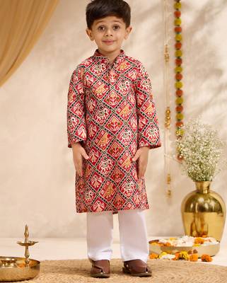 Boys red cotton patola print kurta pyjama set 3
