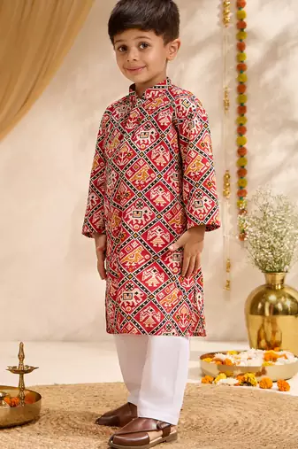 Boys red cotton patola print kurta pyjama set