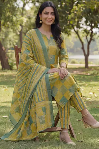 Yufta multi straight floral geometric print kurta trouser dupatta set