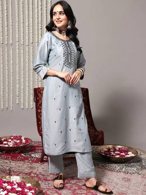 Ethnic Motifs Embroidered Thread work Straight Kurta & Trousers With Dupatta 1