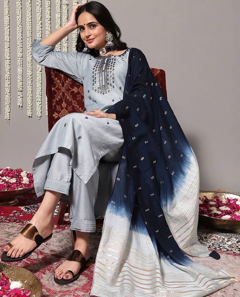 Ethnic Motifs Embroidered Thread work Straight Kurta & Trousers With Dupatta