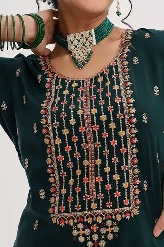 Green Ethnic Motifs Embroidered Sequinned Straight Kurta & Trousers With Dupatta
