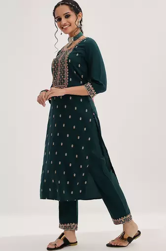 Green Ethnic Motifs Embroidered Sequinned Straight Kurta & Trousers With Dupatta