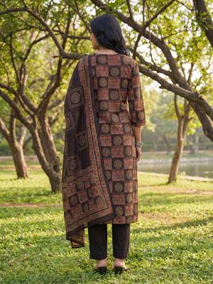 black straight geometric print kurta trouser dupatta set 3