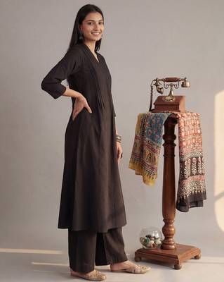 black solid a-line design features pintuck pleats kurta palazzo set 2