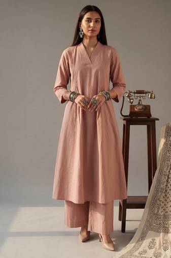 Yufta mauve solid a-line design features pintuck pleats kurta palazzo set