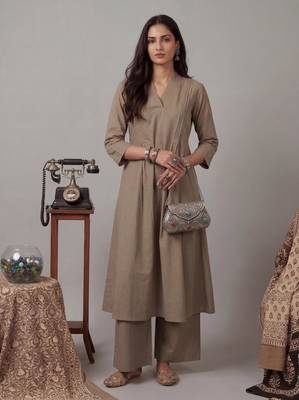 Yufta grey solid a-line design features pintuck pleats kurta palazzo set 5