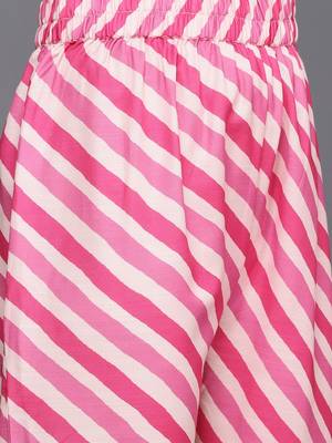 Leheriya Printed Gotta Patti Kurta with Trousers & Dupatta 3