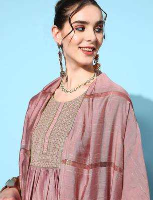 Women Mauve Embroidered Kurta With Trousers & Dupatta 4