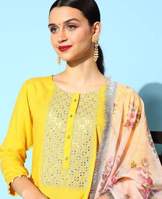 Women Solid Viscose Rayon Hyper Texture Kurta Set 2