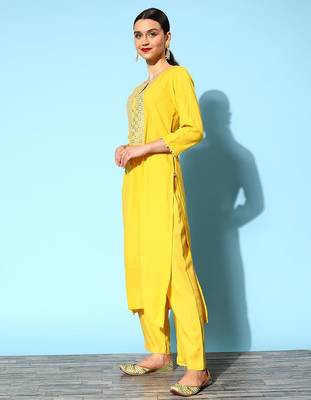 Women Solid Viscose Rayon Hyper Texture Kurta Set 4