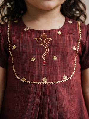 Sishu girls maroon embroidered kurta with dhoti pant 2