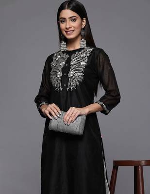 Women Floral Yoke Design Chanderi Silk Straight Kurta with Trousers 2