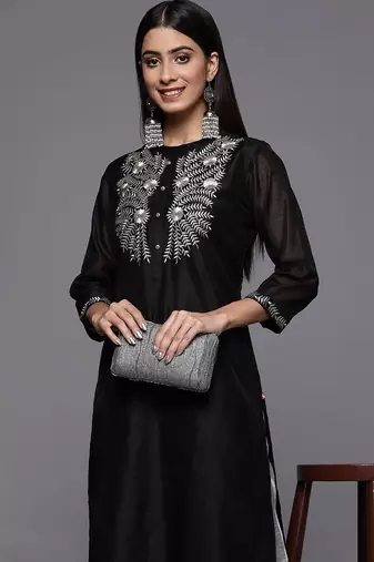 Women Floral Yoke Design Chanderi Silk Straight Kurta with Trousers