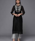 Women Floral Yoke Design Chanderi Silk Straight Kurta with Trousers