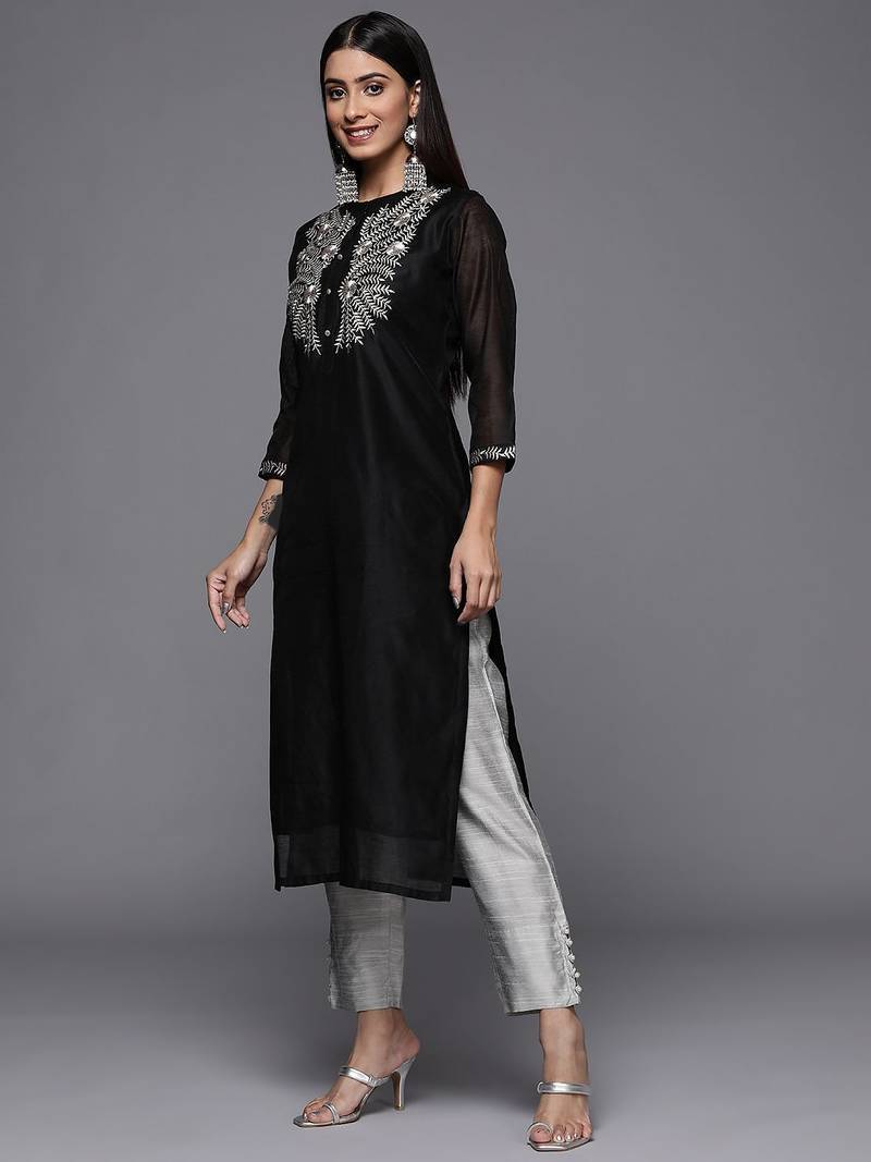 Women Floral Yoke Design Chanderi Silk Straight Kurta with Trousers