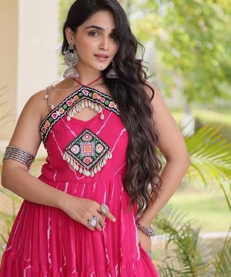 Pink georgette readymade anarkali suit with laheriya & kutchi work 4