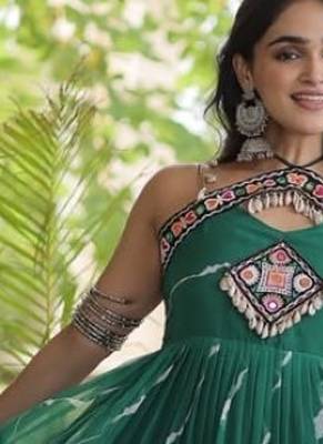 Green georgette readymade anarkali suit with laheriya & kutchi work 3