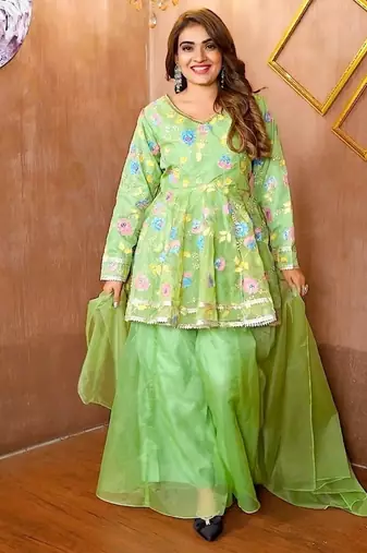 Women green floral embroidered peplum kurta with palazzo pant and dupatta