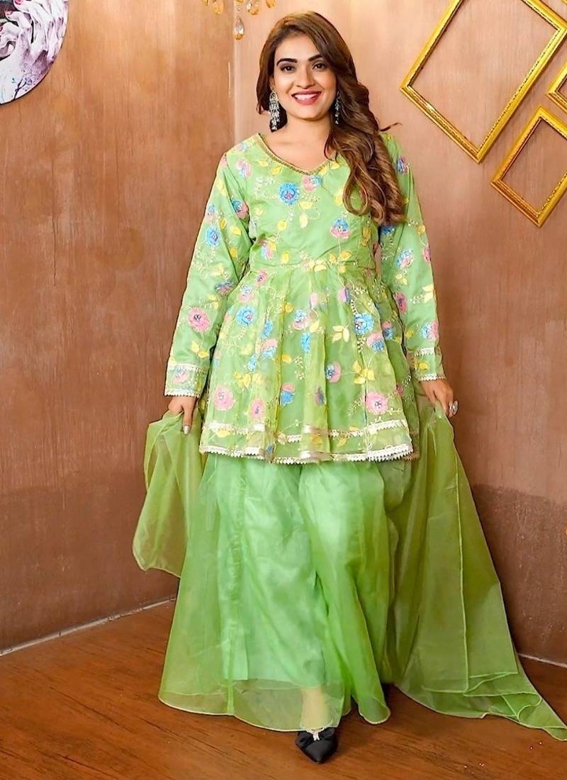 Women green floral embroidered peplum kurta with palazzo pant and dupatta
