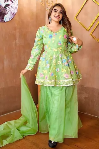 Women green floral embroidered peplum kurta with palazzo pant and dupatta