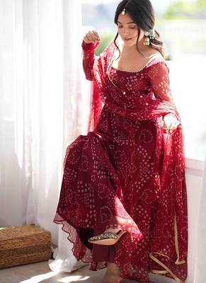Women maroon bandhani print anarkali kurta with pent & dupatta 3