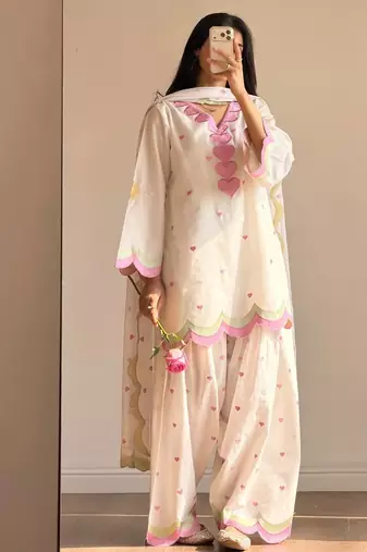 Stylish off white chanderi farshi salwar suits wth zari needle dupatta