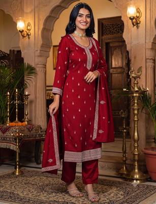Women embroidered silk blend kurta with pant & dupatta set 1