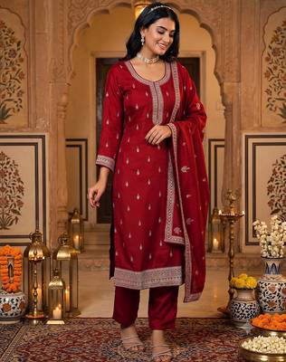 Women embroidered silk blend kurta with pant & dupatta set 2