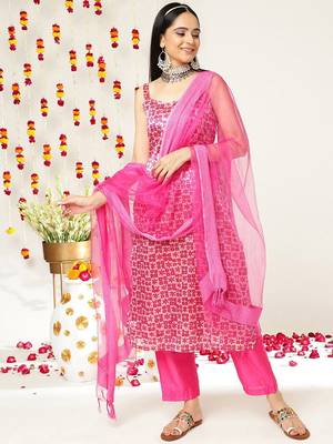 Women Batik Abstract Print Shoulder Straps Straight Kurta With Trousers & Dupatta 7