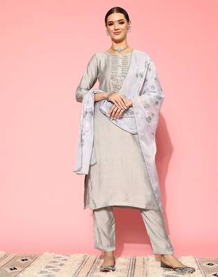 Floral Embroidered Regular Beads and Stones Kurta with Trousers & Dupatta 1