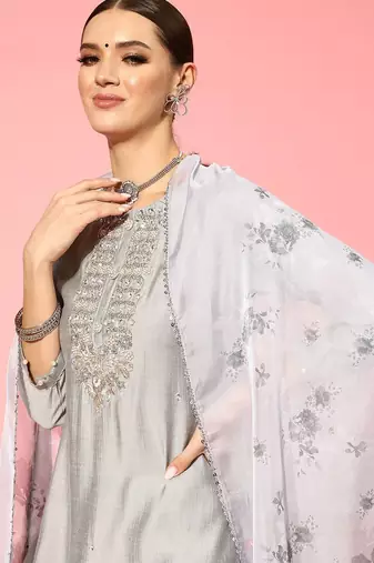 Floral Embroidered Regular Beads and Stones Kurta with Trousers & Dupatta