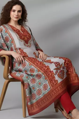 Women Ethnic Motifs Printed Regular Kurta with Trousers