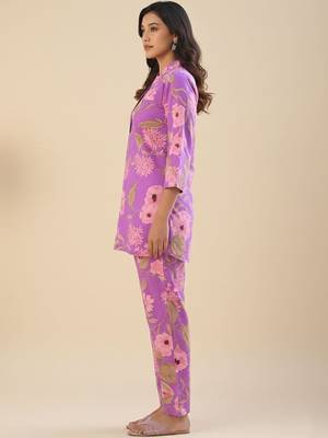 Lavendar Floral Printed Mandarin Collar Straight Pure Cotton Kurta With Trousers 2