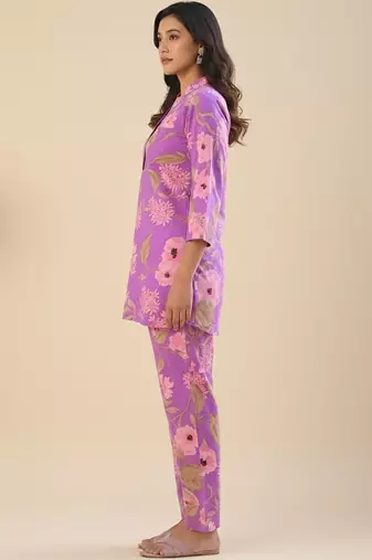 Lavendar Floral Printed Mandarin Collar Straight Pure Cotton Kurta With Trousers