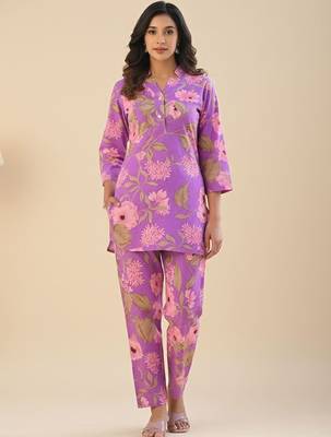 Lavendar Floral Printed Mandarin Collar Straight Pure Cotton Kurta With Trousers 3