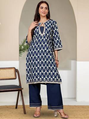 Women Ethnic Motifs Printed Sequined Details Kurta with Trousers 2
